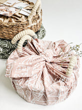 Load image into Gallery viewer, KORISSA Bread Warmer & Basket Gift Set with Tea Towel - Vintage Flower