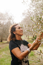 Load image into Gallery viewer, Mad Rose Specialty Foods Armato - Olio di Olive Extra Vergine