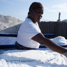 Load image into Gallery viewer, Burlap & Barrel Wind-Blown Sea Salt