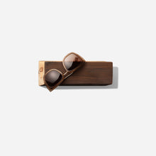 Load image into Gallery viewer, Formr Cool sunglass holder