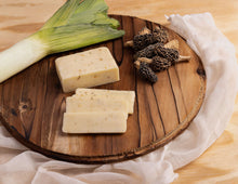 Load image into Gallery viewer, Keystone Cheese Morel and Leek Jack