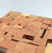 Load image into Gallery viewer, Formr Assemblage side table