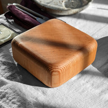 Load image into Gallery viewer, Formr Pillow trivet