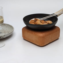 Load image into Gallery viewer, Formr Pillow trivet