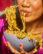 Load image into Gallery viewer, Omsom Soy Garlic Saucy Noodles
