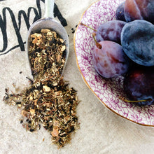 Load image into Gallery viewer, Plum Deluxe Tea Sugar Plum (Plum - Strawberry - Cardamom)