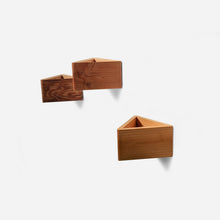 Load image into Gallery viewer, Formr Triangle self-watering, wall-mounted planter
