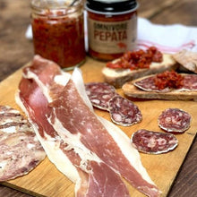 Load image into Gallery viewer, Charcuterie and pepper sauce