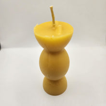 Load image into Gallery viewer, Curvy Candle