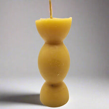 Load image into Gallery viewer, Curvy Candle