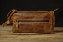 Load image into Gallery viewer, Vintage Gentlemen The Draper Leather Toiletry/Dopp Bag