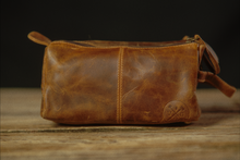 Load image into Gallery viewer, Vintage Gentlemen The Draper Leather Toiletry/Dopp Bag