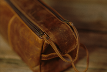 Load image into Gallery viewer, Vintage Gentlemen The Draper Leather Toiletry/Dopp Bag