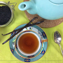 Load image into Gallery viewer, Plum Deluxe Tea Housewarming Blend Black Tea (Vanilla Creme Brulee)