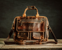 Load image into Gallery viewer, Vintage Gentlemen The “Clark” Pilot Bag
