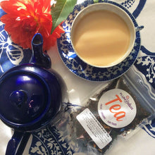 Load image into Gallery viewer, Plum Deluxe Tea Brunch in Paris Black Tea Blend (Chocolate - Orange)