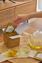 Load image into Gallery viewer, Mala Tara Water Lily Whole Flower Tea Box