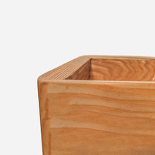 Load image into Gallery viewer, Formr Diamond self-watering, wall-mounted planter