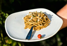 Load image into Gallery viewer, pasta+with+black+garlic