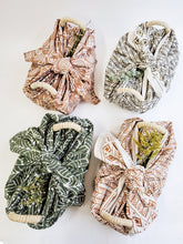 Load image into Gallery viewer, KORISSA - Bread Warmer & Basket - Flower by KORISSA - | Delivery near me in ... Farm2Me #url#