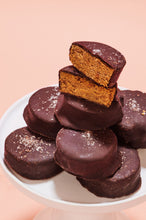 Load image into Gallery viewer, French Squirrel Berets: Peanut Butter Chocolate Protein Bites Pack - 12 Packs x 1 Piece case
