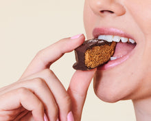 Load image into Gallery viewer, French Squirrel Berets: Peanut Butter Chocolate Protein Bites Pack - 12 Packs x 1 Piece case
