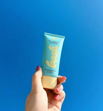 Load image into Gallery viewer, Daily Invisible Gel SPF 40 Sunscreen
