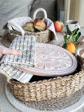 Load image into Gallery viewer, KORISSA Bread Warmer &amp; Basket Gift Set with Tea Towel - Flower
