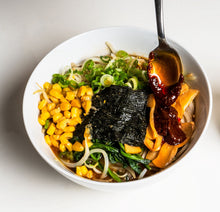 Load image into Gallery viewer, Vuvami Umami Bomb Shiitake Chili Oil Jar - Tingly Sichuan
