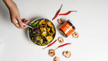 Load image into Gallery viewer, Vuvami Umami Bomb Shiitake Chili Oil Jar - Medium
