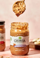 Load image into Gallery viewer, Georgia Grinders Pecan Peanut Butter Blend Jar - 12 oz
