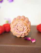 Load image into Gallery viewer, Mala Tara Rose Lychee Moonbliss (Mooncake)
