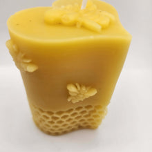 Load image into Gallery viewer, Heart and Bees Beeswax Candle – 5.9 oz
