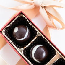 Load image into Gallery viewer, Bixby Maine Maple Vanilla Bonbons GIft Box
